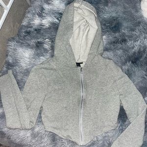 Gray cropped long sleeve shirt